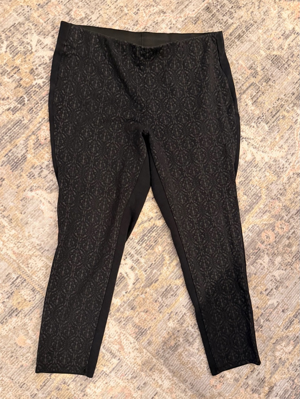 Lane Bryant Black Damask Print Pull-On Skinny Pants Size 18